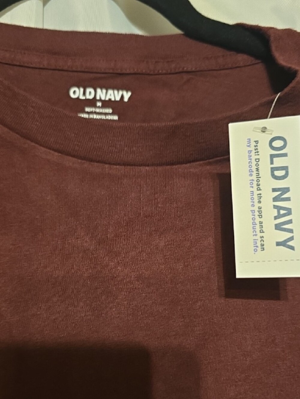 Old Navy Men's Short Sleeve Crew Neck T‑Shirt in Wine Color - Picture 2 of 3